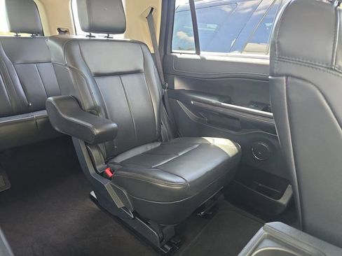 Used 2023 Ford Expedition XLT image 20