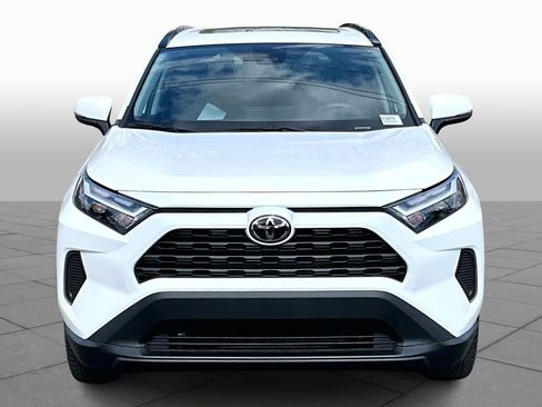 Used 2025 Toyota RAV4 XLE image 4