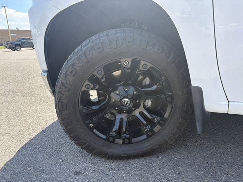 Used 2019 Chevrolet Silverado 1500 LTZ w/ Z71 Off-Road Package AWD/4WD image 43