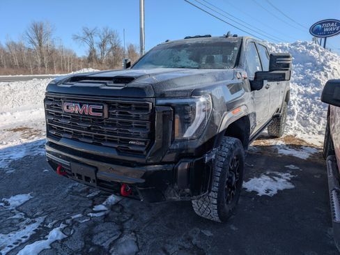 Used 2024 GMC Sierra 2500 AT4X image 1