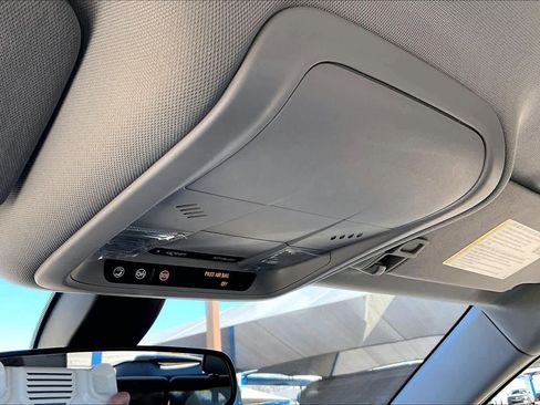 Used 2019 Chevrolet Equinox LS image 31