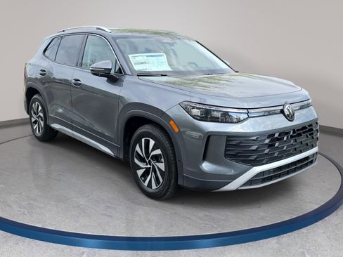 New 2026 Volkswagen Tiguan S FWD image 3