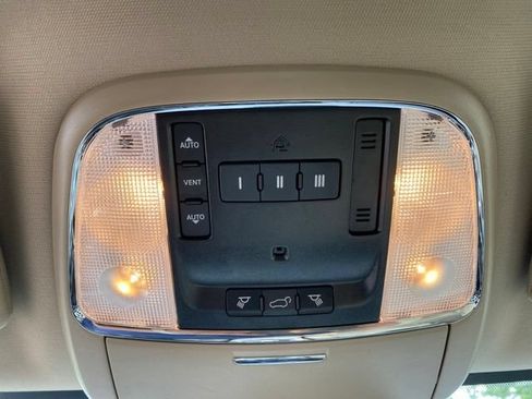 Used 2021 Jeep Grand Cherokee Limited AWD/4WD image 25
