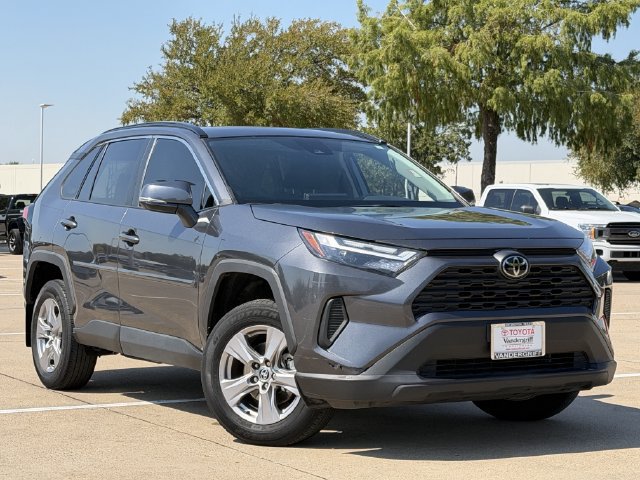 Used 2025 Toyota RAV4 XLE w/ Convenience Package FWD image 2