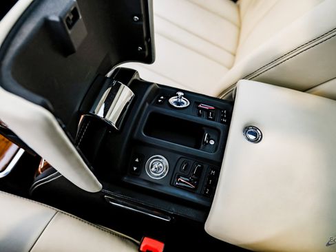 Used 2014 Rolls-Royce Phantom Sedan image 51