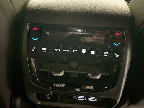 Used 2023 Jeep Grand Cherokee Summit AWD/4WD image 19