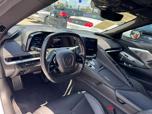 Used 2021 Chevrolet Corvette Stingray Preferred Cpe w/ Engine Appearance Package RWD image 21