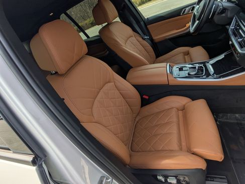 Used 2024 BMW X5 xDrive40i w/ M Sport Package image 31