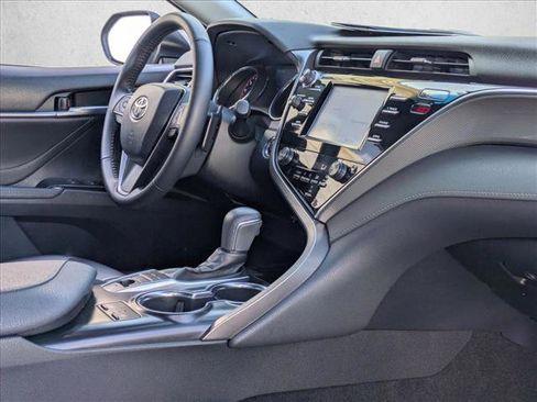 Used 2018 Toyota Camry XSE image 22