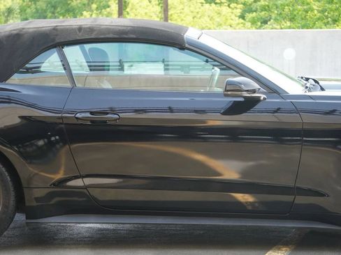 Used 2015 Ford Mustang Premium RWD image 31