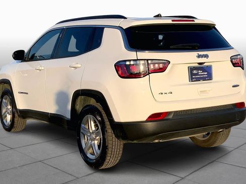 Used 2024 Jeep Compass Latitude image 11