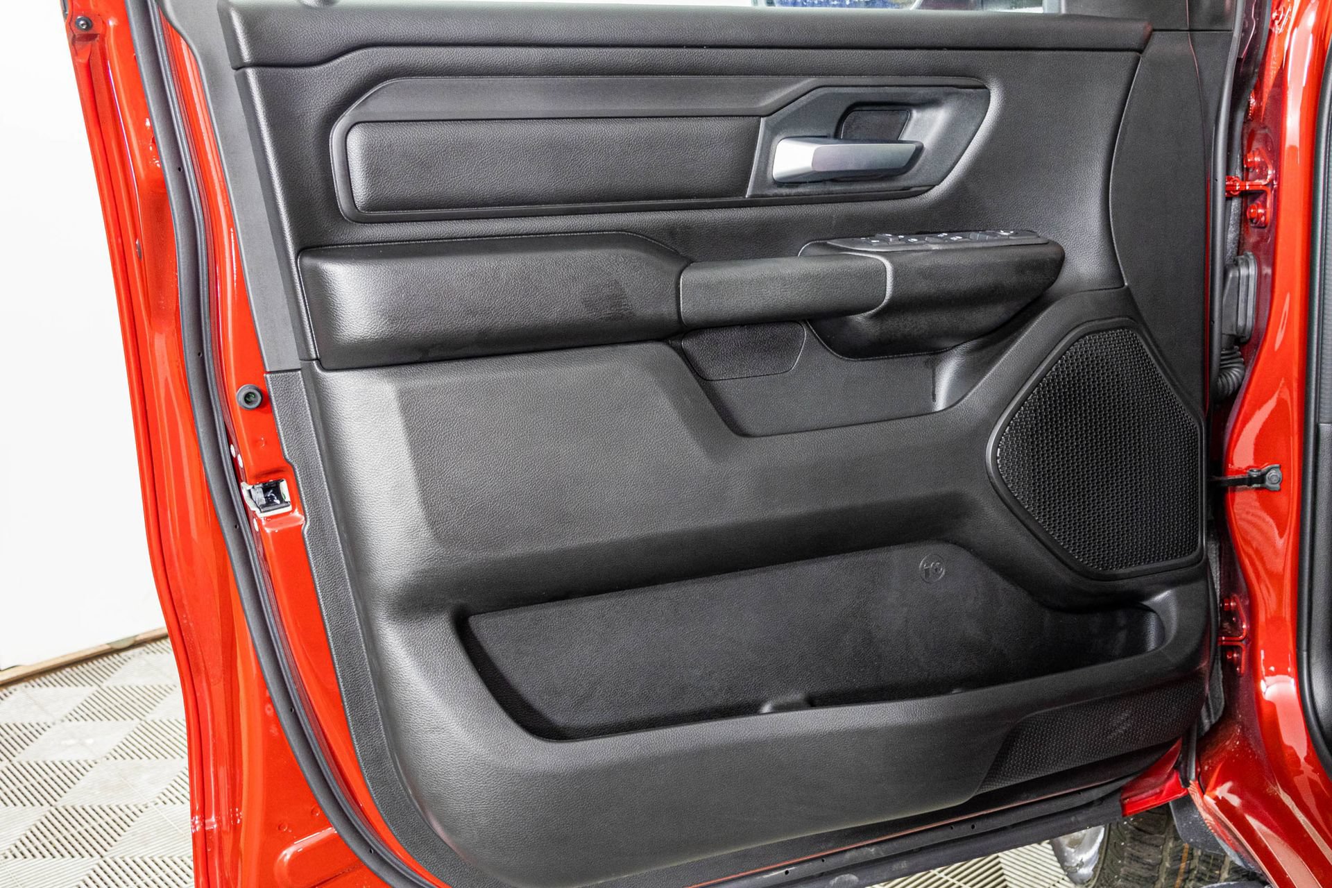New 2026 RAM 1500 Express AWD/4WD image 32