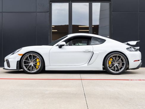 Certified 2020 Porsche 718 Cayman GT4 RWD image 2