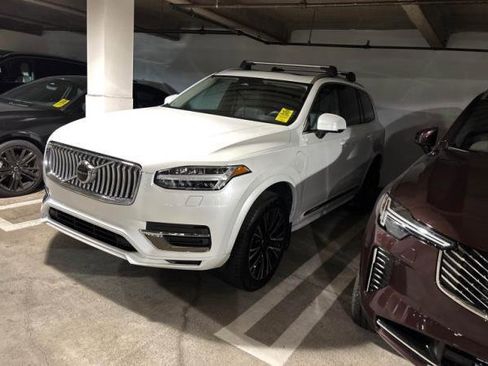 Used 2023 Volvo XC90 T8 Core w/ Climate Package image 2