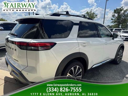 Used 2026 Nissan Pathfinder Platinum w/ Cargo Package FWD image 6