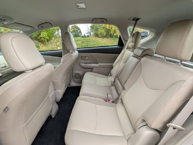 Used 2014 Toyota Prius V Five FWD image 22