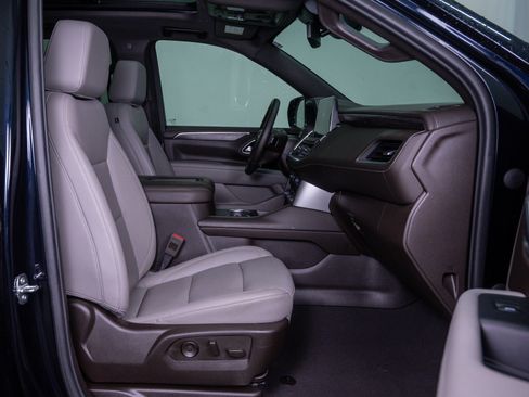 Used 2023 Chevrolet Tahoe LT w/ Luxury Package AWD/4WD image 11