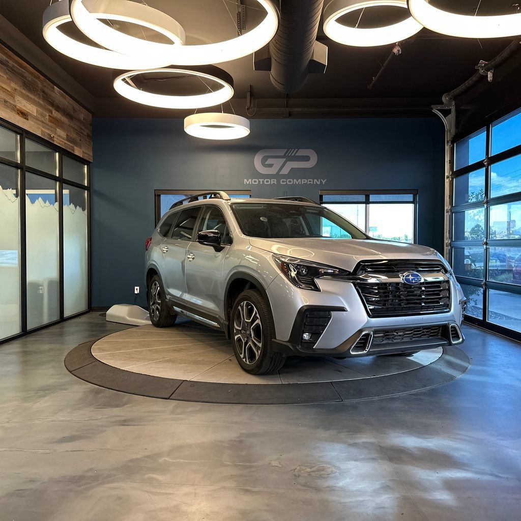Used 2024 Subaru Ascent Touring AWD/4WD image 1