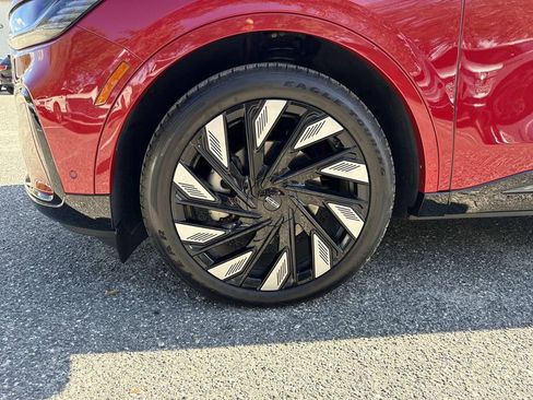 Certified 2024 Lincoln Nautilus Reserve w/ Equipment Group 203A image 10