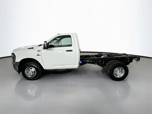 New 2026 RAM 3500 Tradesman w/ Chrome Appearance Group A AWD/4WD image 4