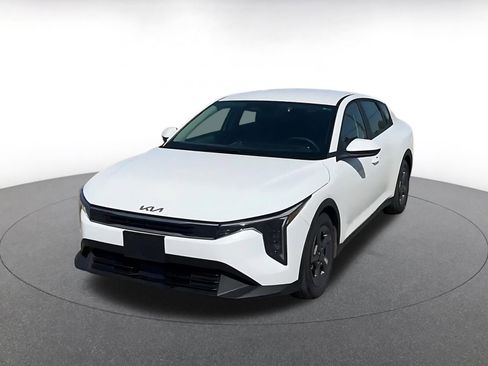 Used 2025 Kia K4 LXS image 7