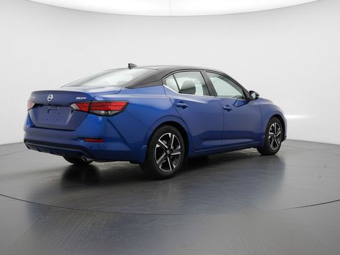 Used 2025 Nissan Sentra SV image 9