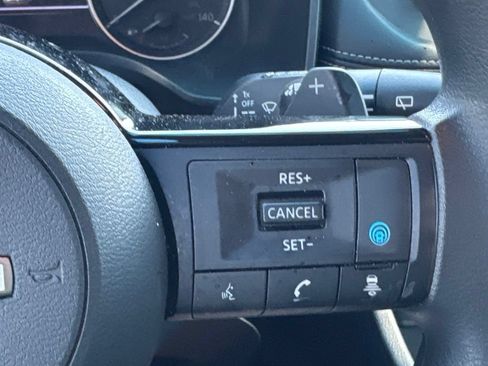 Used 2023 Nissan Rogue SV AWD/4WD image 18
