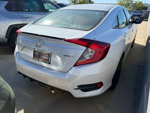 Used 2019 Honda Civic Sport image 4