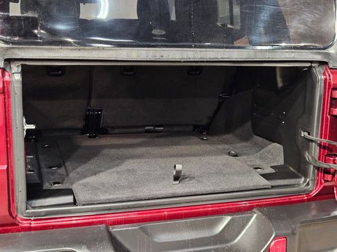 Used 2021 Jeep Wrangler Unlimited Sahara w/ Cold Weather Group image 18