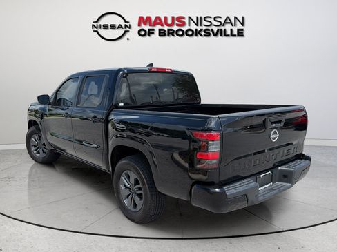 Certified 2025 Nissan Frontier SV RWD image 6
