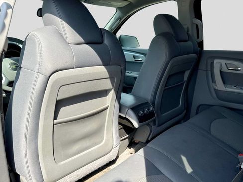 Used 2012 Chevrolet Traverse LS FWD image 17