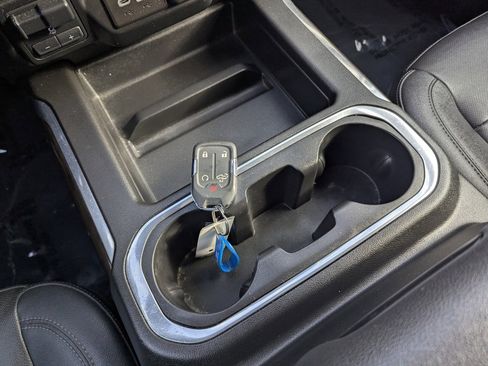 Used 2022 GMC Sierra 1500 SLT w/ SLT Premium Package image 39