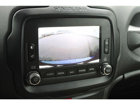 Used 2017 Jeep Renegade Latitude image 21