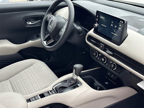 New 2026 Honda HR-V LX image 8
