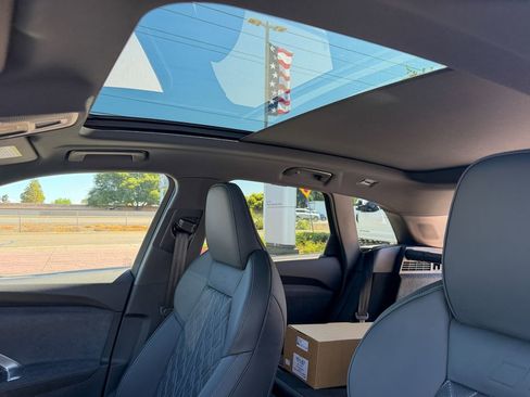 New 2025 Audi SQ5 Prestige image 23