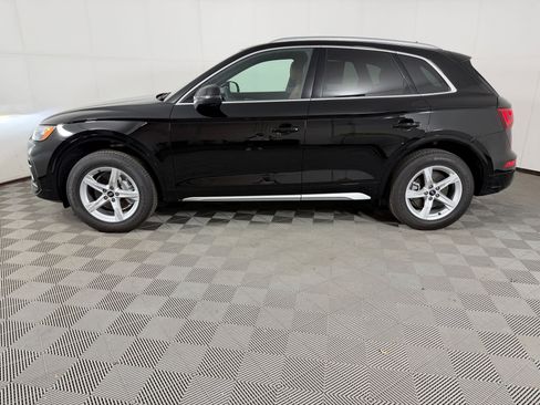 Used 2024 Audi Q5 2.0T Premium w/ Convenience Package AWD/4WD image 2