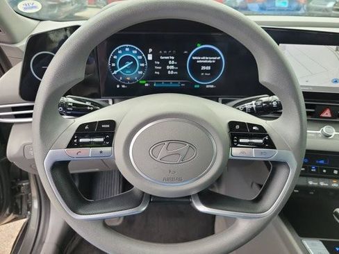 Certified 2024 Hyundai Elantra Blue FWD image 30