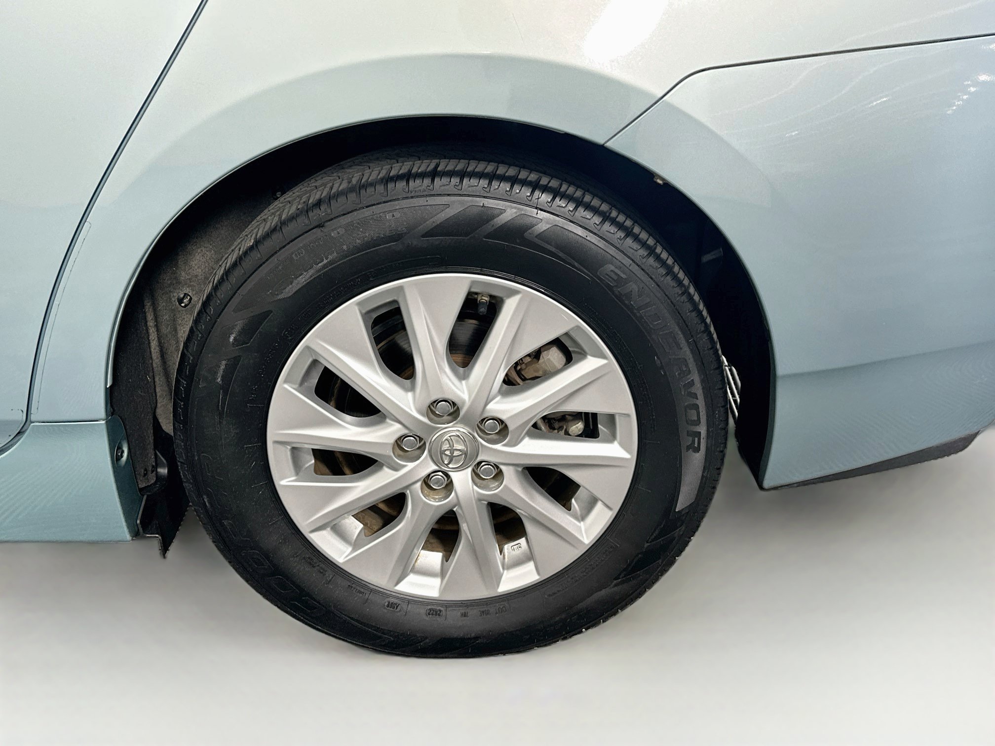 Used 2014 Toyota Prius Prime Advanced FWD image 11
