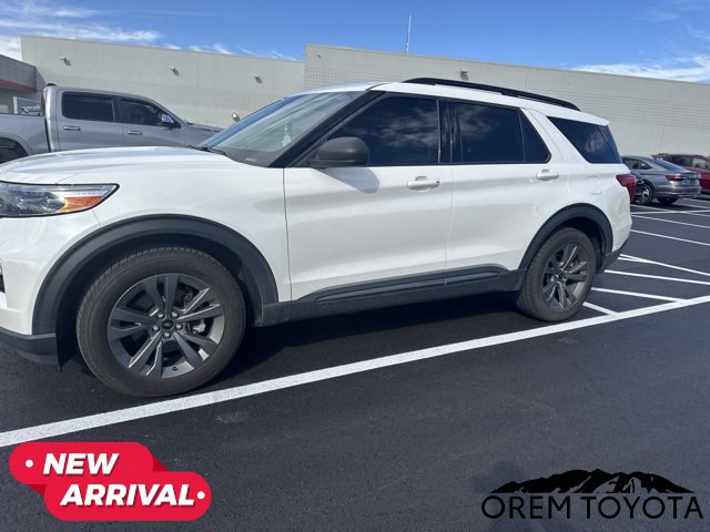 Used 2021 Ford Explorer XLT w/ Equipment Group 202A AWD/4WD image 17