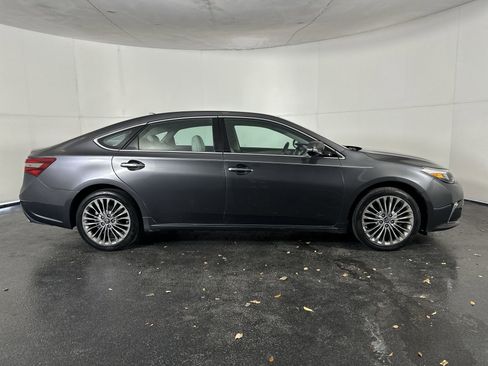 Used 2016 Toyota Avalon Limited image 13
