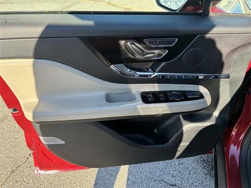 Certified 2025 Lincoln Corsair Premiere w/ Equipment Group 101A image 23