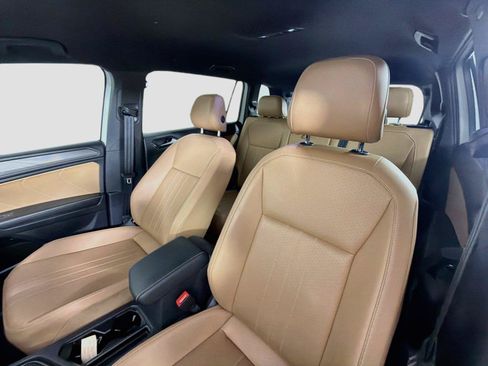 Used 2023 Volkswagen Tiguan SE FWD image 19