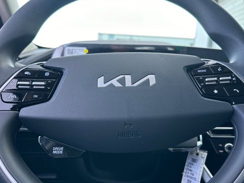 New 2026 Kia Niro LX image 23