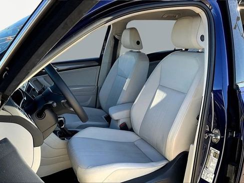 Used 2022 Volkswagen Tiguan SE image 27