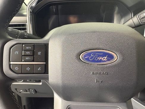 Used 2025 Ford F350 Lariat w/ Black Appearance Package image 25