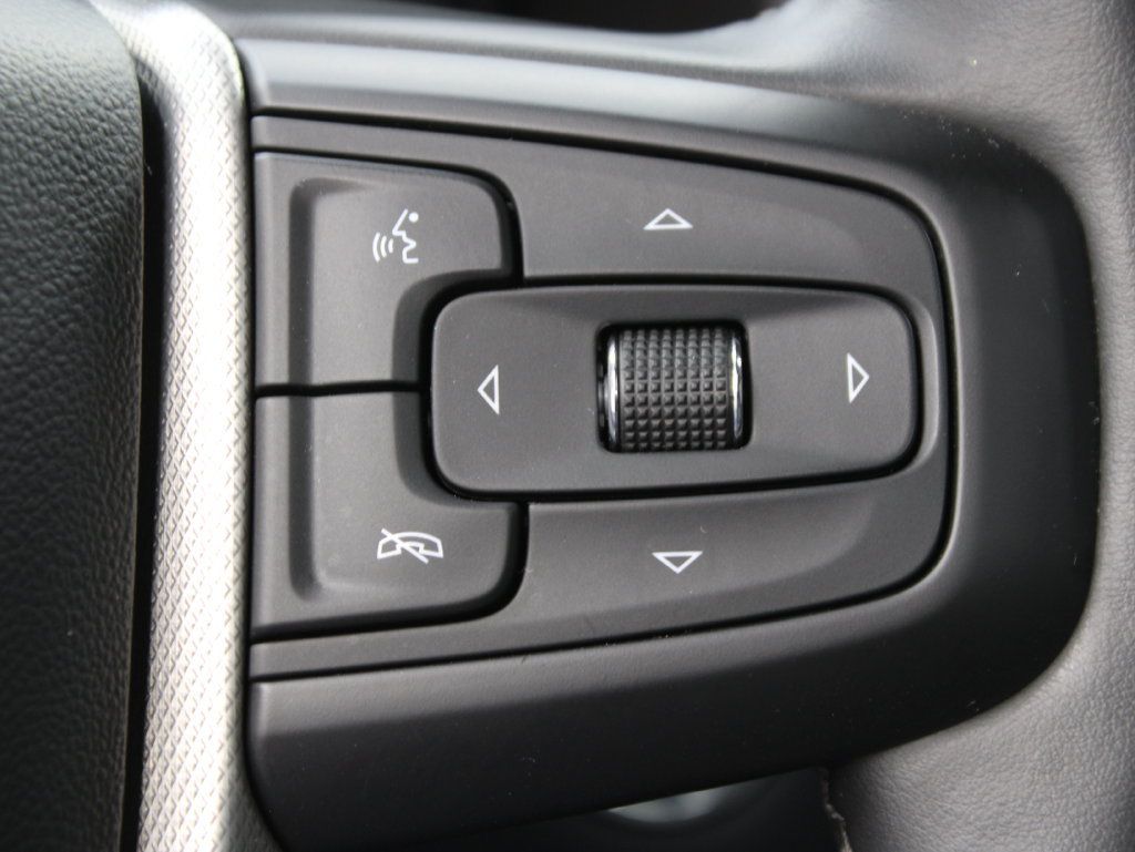 Used 2023 GMC Yukon XL Denali AWD/4WD image 65