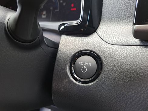 New 2025 Toyota Camry SE image 30