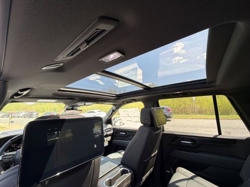 New 2026 GMC Yukon AT4 w/ AT4 Premium Plus Package AWD/4WD image 24