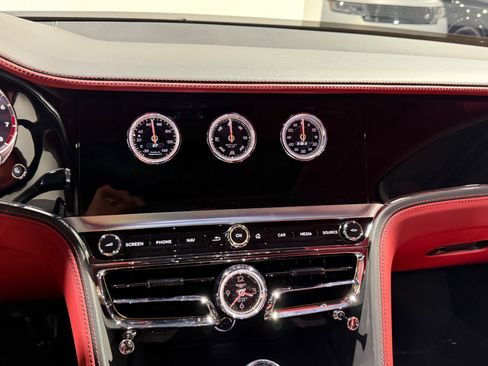 Used 2024 Bentley Flying Spur V8 AWD/4WD image 52
