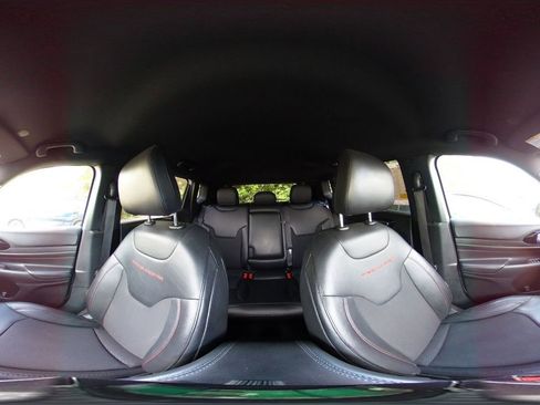 Used 2025 Jeep Compass Trailhawk w/ Trailer Tow Group AWD/4WD image 40